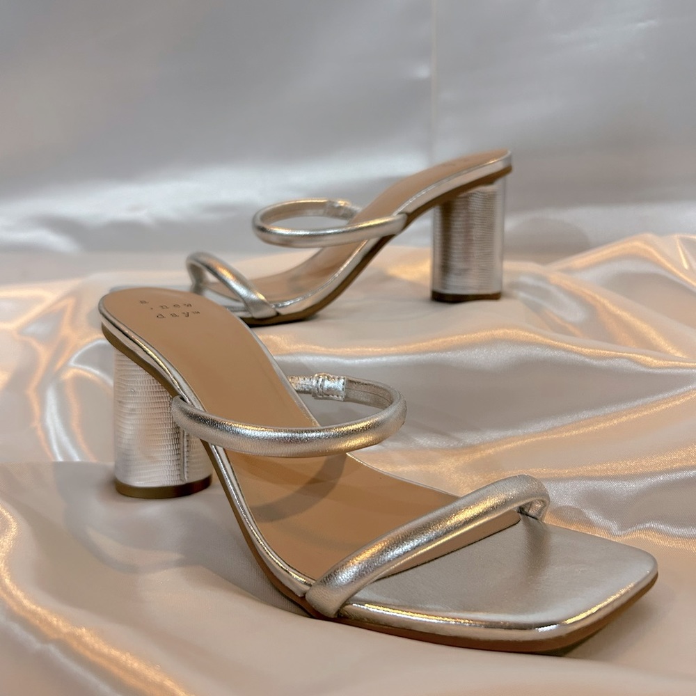 Silver Short Heel ✨